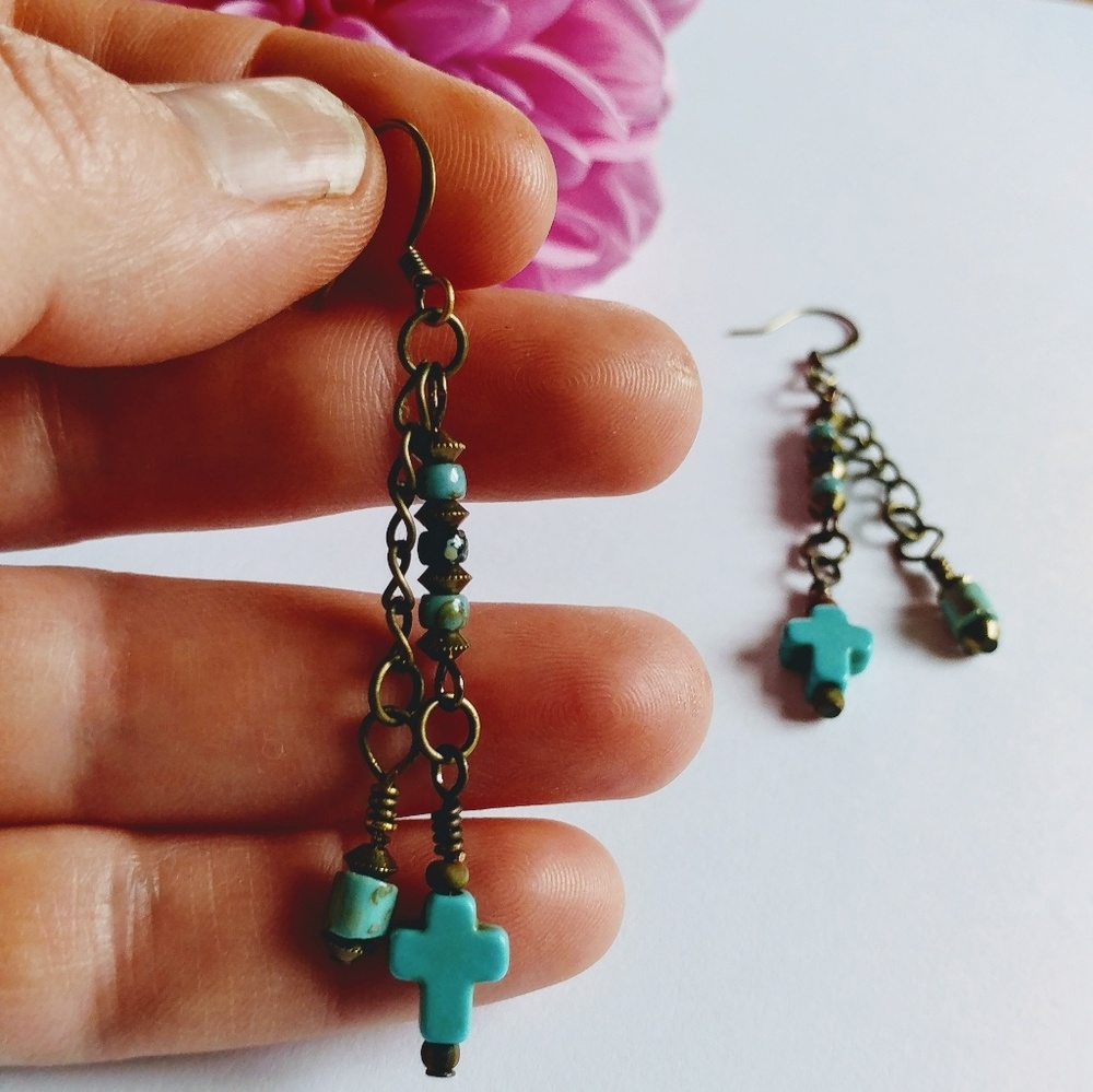🚫SOLD🚫Brassy Boho Glass & Turquoise Cross - Picture 2 of 7